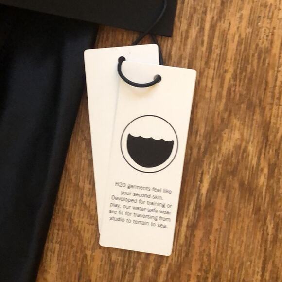 Koral Lustrous Infinity Maternity Legging in Black Size XS - Picture 12 of 14